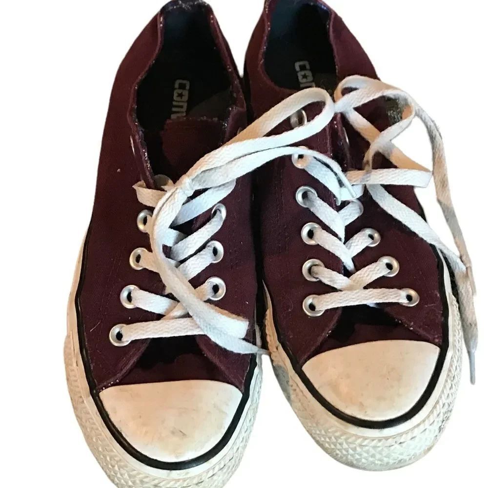 Converse Chick Taylor’s size 8 great condition